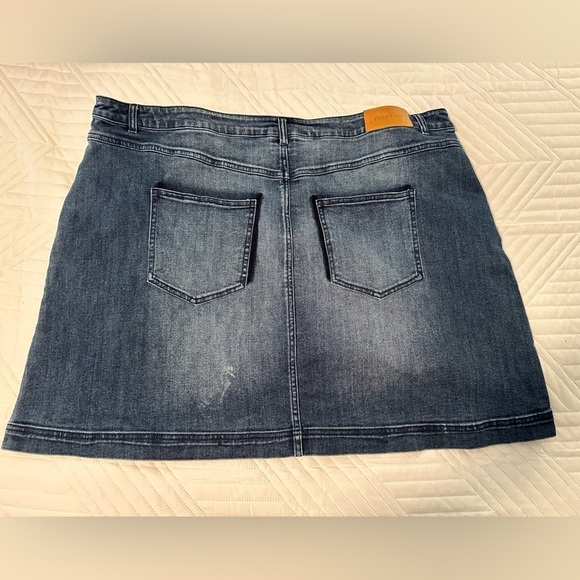 JUNAROSE PLUS SIZE DENIM MINI SKIRT - Picture 2 of 2